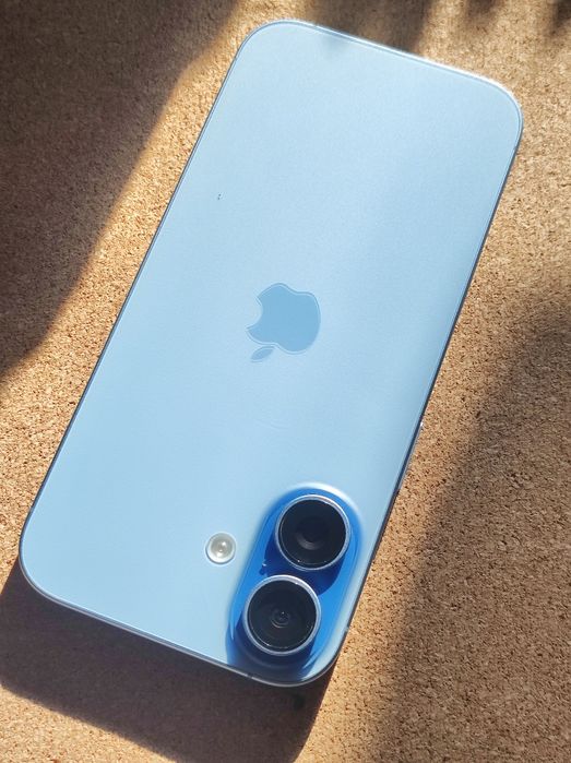 iPhone 17 memorie 256 GB 93 cicluri de incarcare telefon MDM