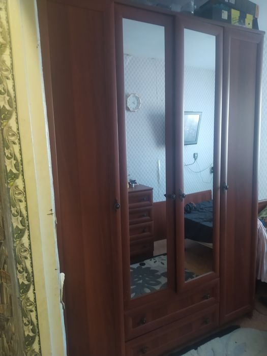 Продам спальный гарнитур