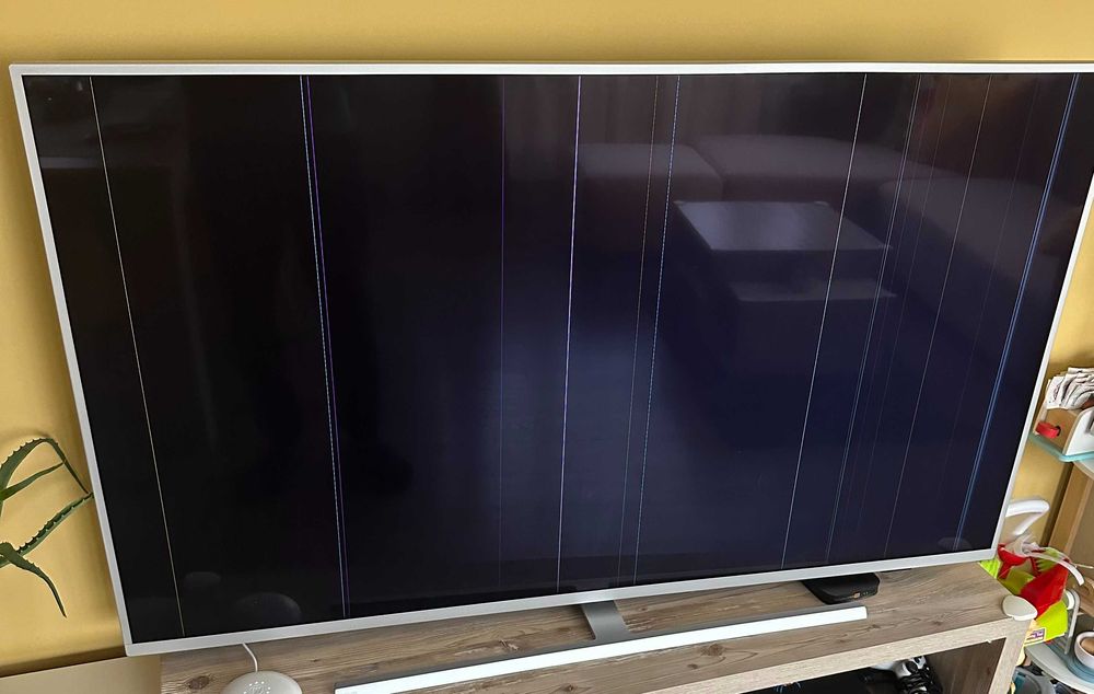 Philips 55PUS7304/12 – 55” 4K Ambilight • За части / ремонт