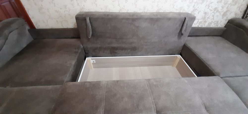 Диван, длинна 3.45