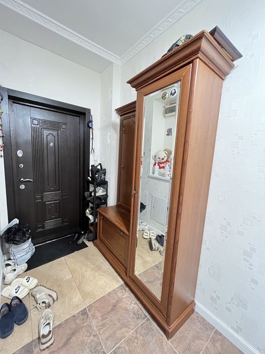 Прихожая со встроенной обувницей