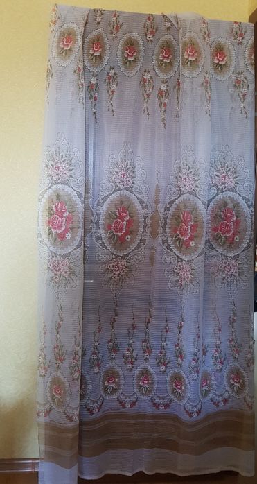 Продам новую тюль . Размер 260x180. 2 штуки.