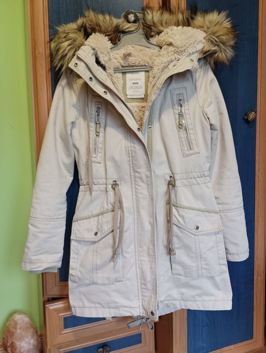 Дълго дамско зимно яке с качулка