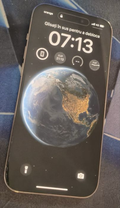 Iphone 14 pro gold