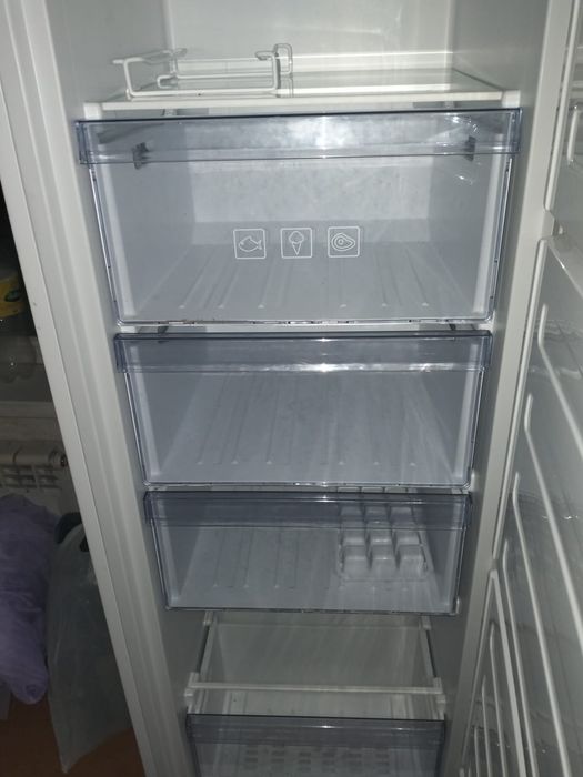 Продам морозильник BEKO