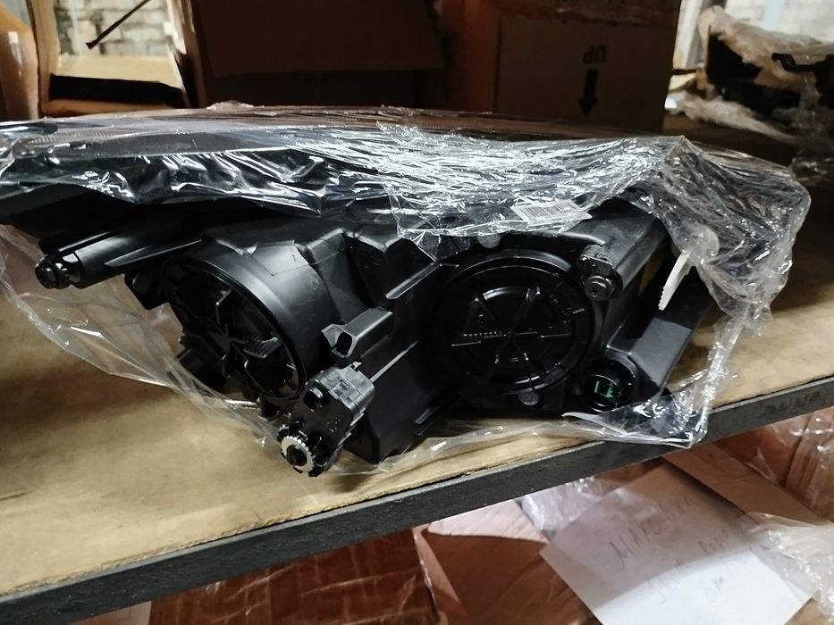 Продам новые фары.