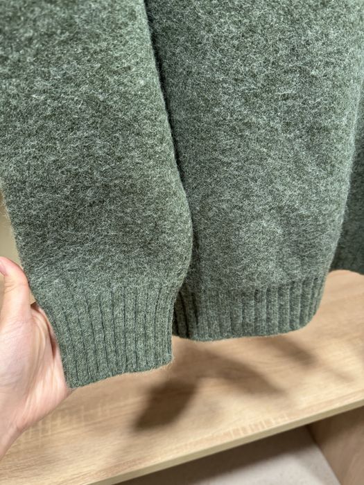 Свитер зеленый размер М