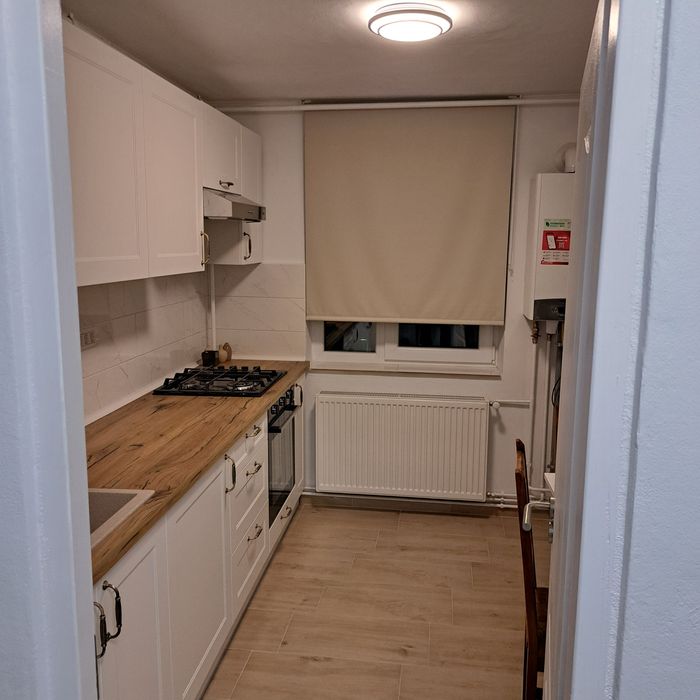 Vând apartament 2 camere romanilor