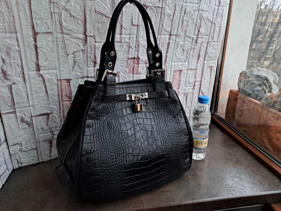 дамска чанта,черна кожена чанта-естествена кожа тип крокоди