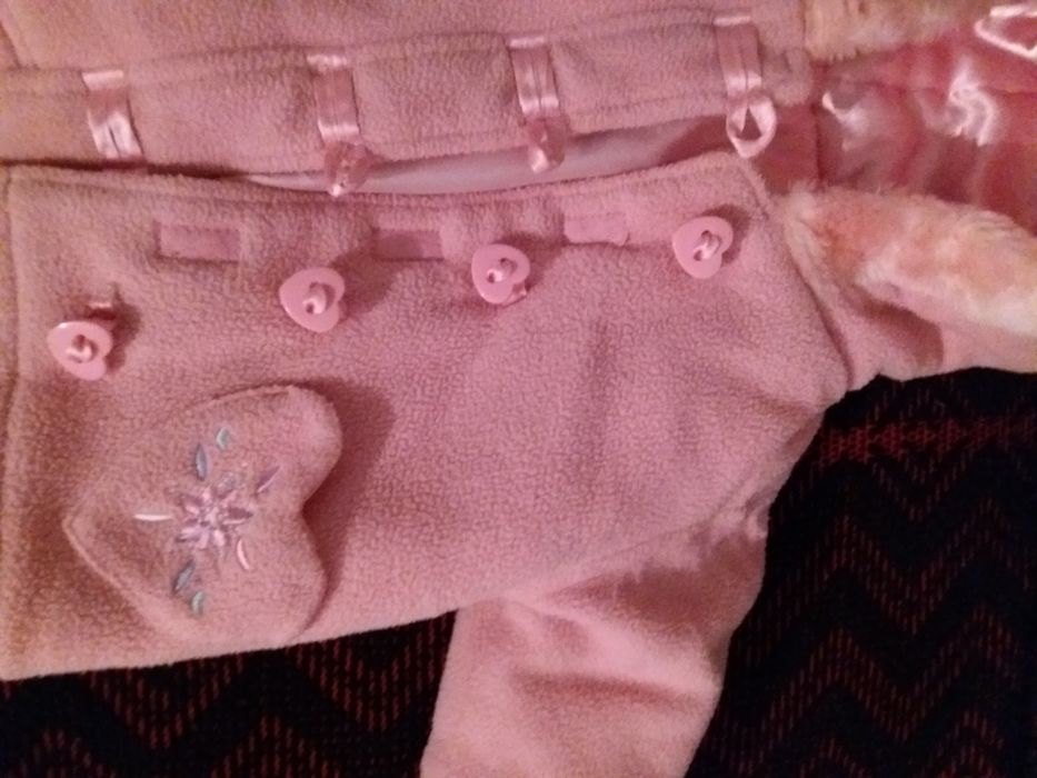 Розовое  пальто на девочку