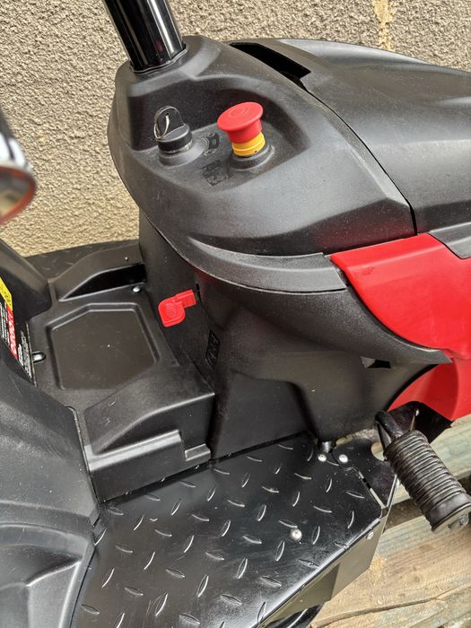 Tractoras de tuns gazon Gude 224cc nou!