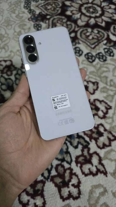 Samsung A56 8/128 gb tez va arzon sotiladi 2 oy ishlagan