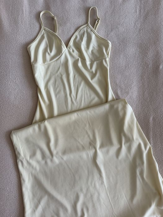 Продам женские платья