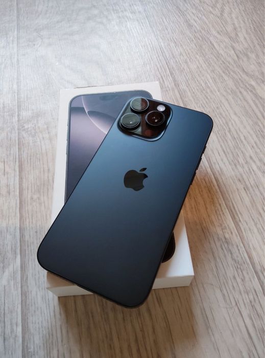 Продам айфон 16 про макс 256