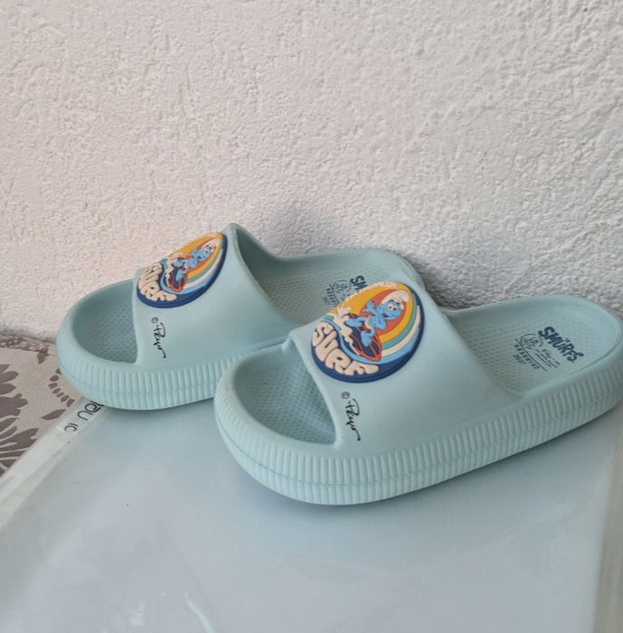 Vans slapi reserved Ștrumfii mărimea 26/27
