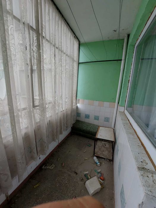 Двустаен апартамент, Пазара