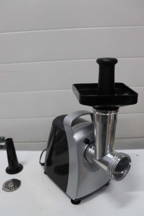 Месомелачка Bomann 1000W FW 6067, липсват приставки