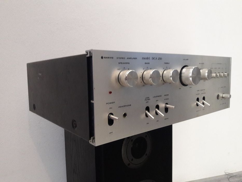 Amplificatoare stații Boxe Japan