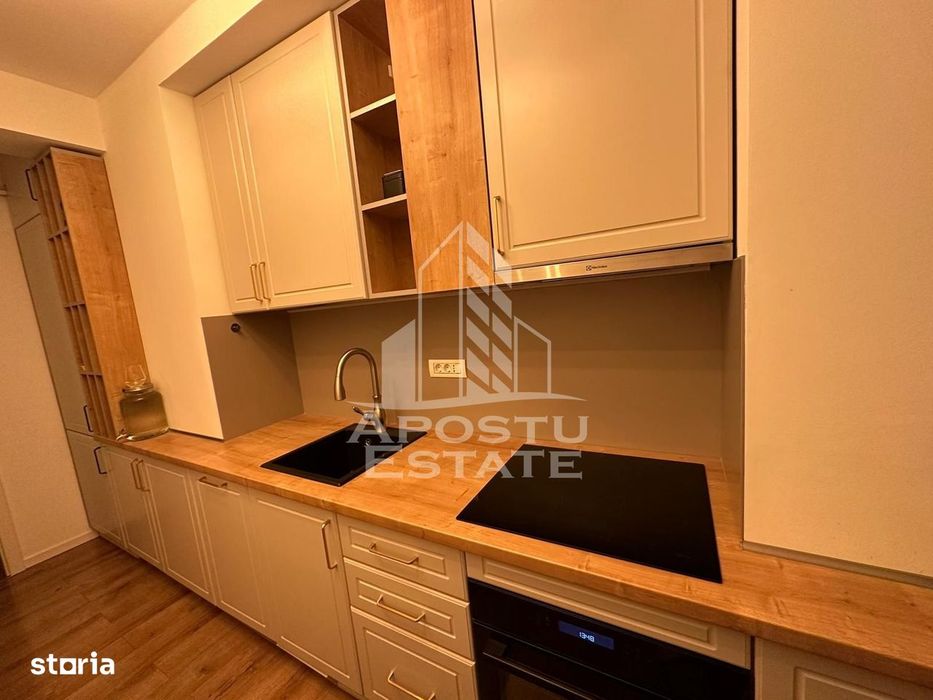 Apartament de vanzare cu 2 camere, Bucatarie inchisa, zona Soarelui