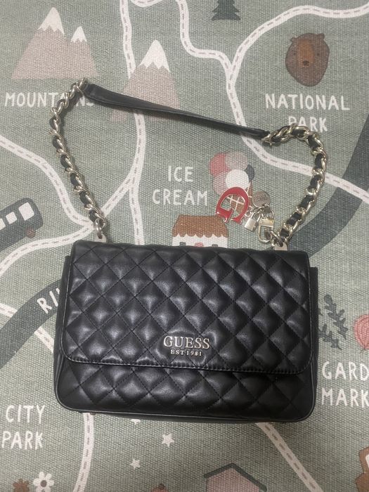 Оригинална чанта Guess