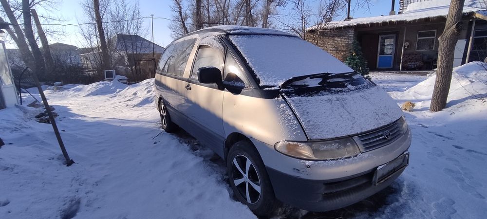 Тойота емина люсида