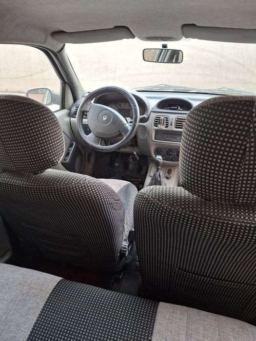 Vand 2(doua) renault symbol 1.5 diesel