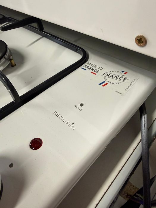 Plită mixtă încorporabilă gaz + electrică Brandt BPE6411WM