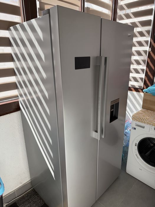 Frigider Beko Side by Side Functional
