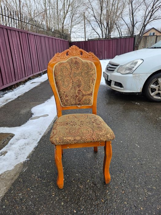 Продам мебель для кафе и ресторанов.