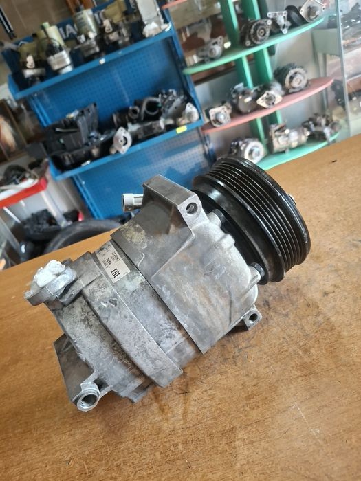 Compresor aer condiționat Opel Vectra C  SIGNUM 1.9 CDTI