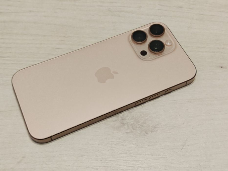 iPhone 16 Pro Max +подаръци