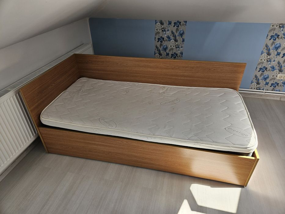 Pat cu saltea de o persoană 90x200