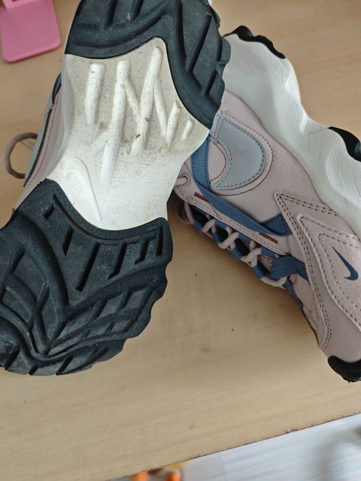 Маратонки NIKE,номер 35,5