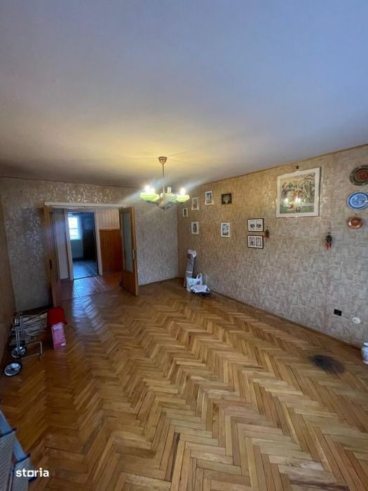 Apartament de 3 camere, 98 mp, etaj 1, zona excelenta langa Biblioteca