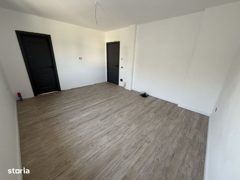 Casa nouă cu 4 camere și curte privată