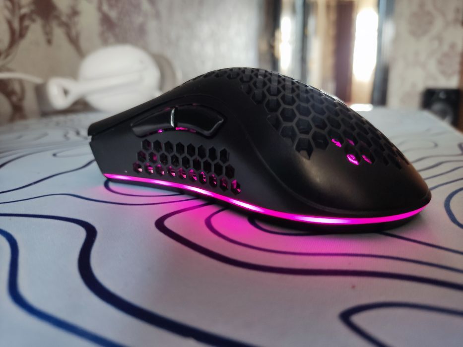 Продается беспроводной игравой мышка с RGB Simsiz RGB o'yin mishkasi