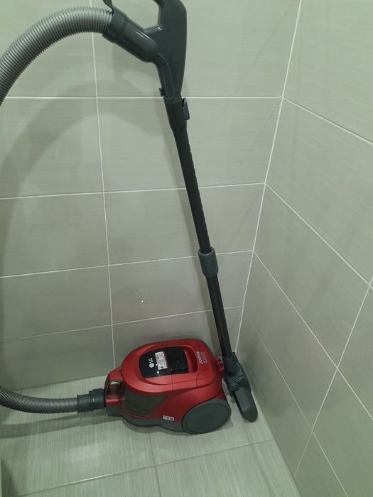 Продам пылесос LG