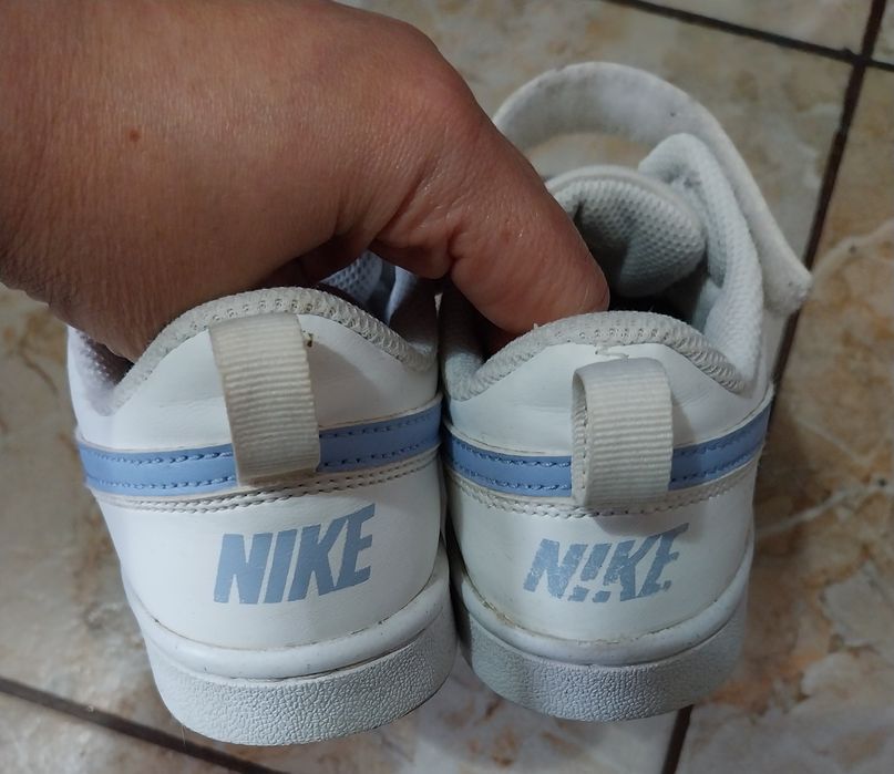 Adidasi nike mar 33,5