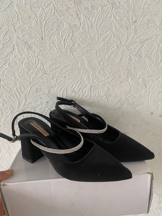 Продам новые туфли размер 37