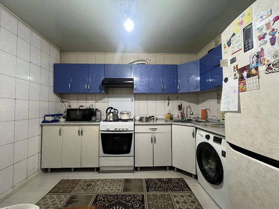 Продается кухонная гарнитура! А так же газплита и вытяжка