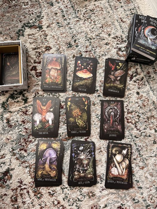Карти Таро  Midnight Magic A Tarot Deck of Mushrooms by Sara Richard