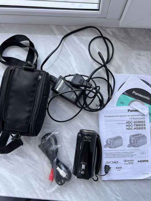 Видеокамера Panasonic  hdc cd80EE
