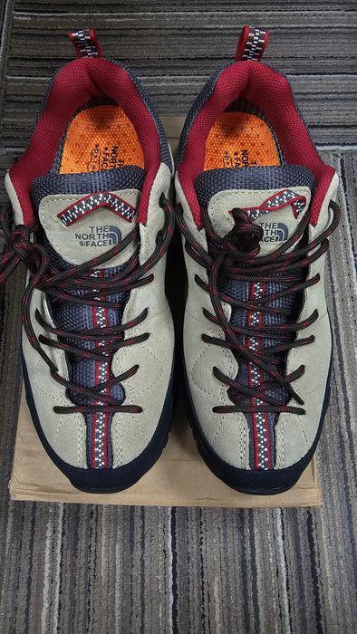 Кроссовки The North Face