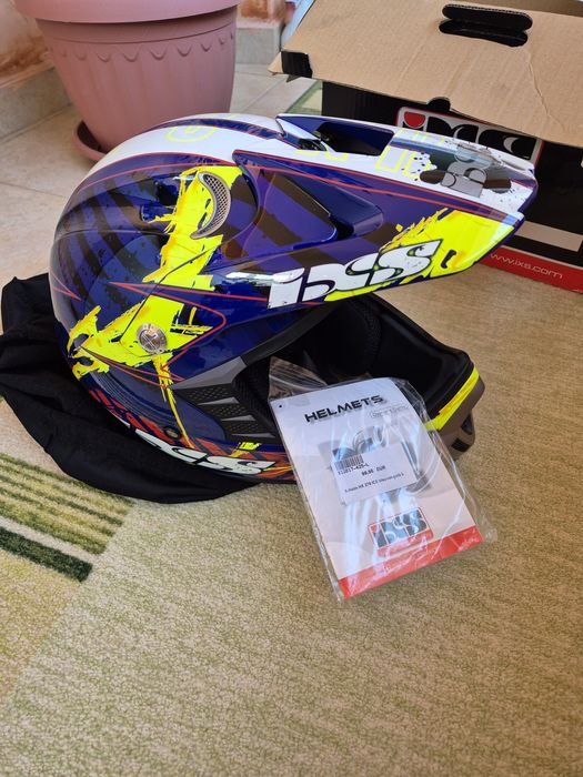 Кросова каска IXS