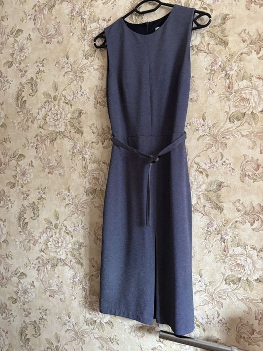 Офисное платье Mango