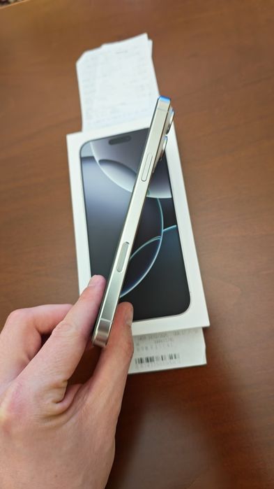 IPhone 16 Pro Max 256GB Alb factura și garanție încă 13 luni