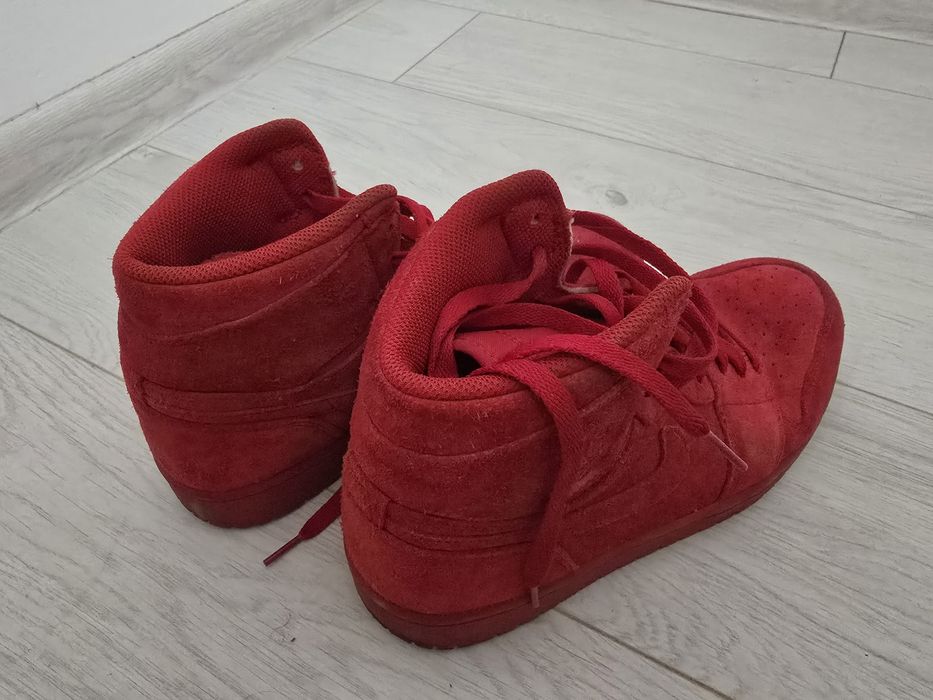 Nike Air Jordan 1 Retro High Red Suede