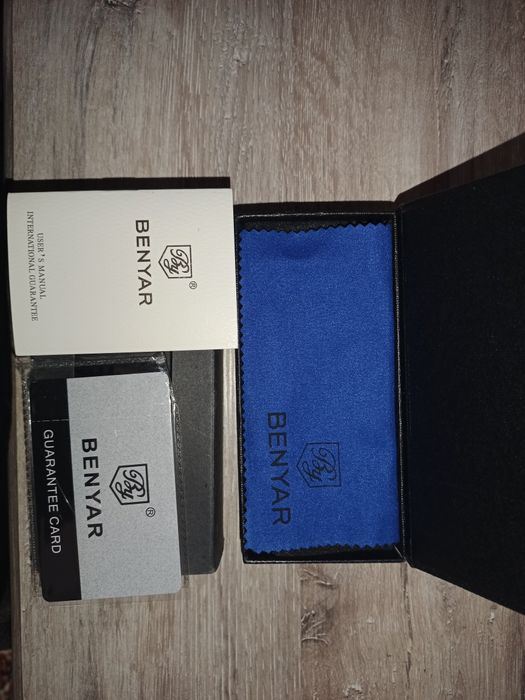 Продам часы benyar