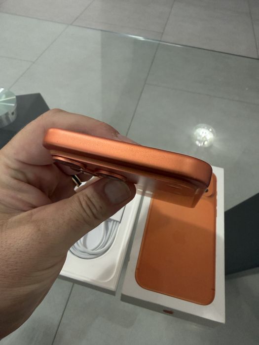 iPhone 17 Pro Max cosmic orange 256GB • ca NOU • 92 cicluri • garantie 2027 •