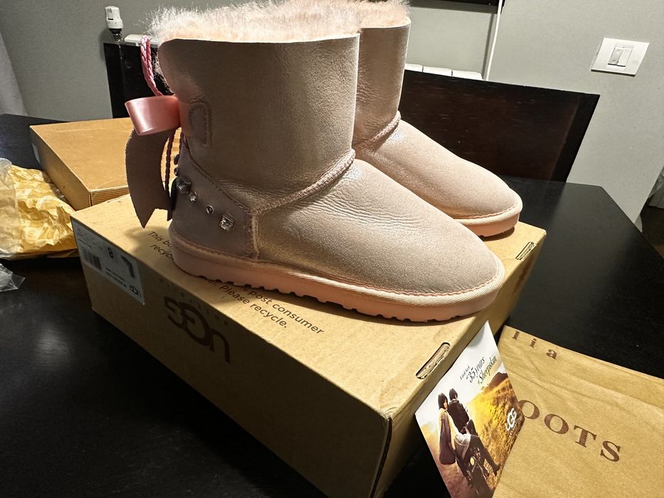 Super oferta ! Ghete UGG cu blana naturala de oaie!